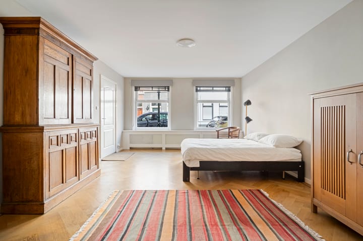 Tussenwoning te koop: Prins Hendrikstraat 18, 'S-Gravenhage