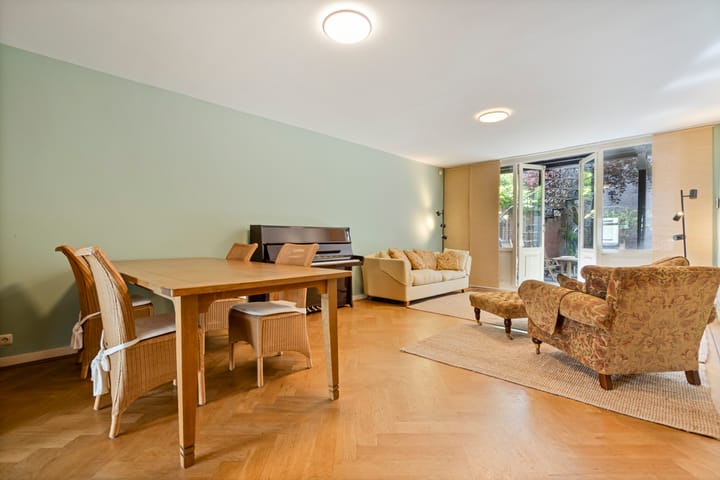 Tussenwoning te koop: Prins Hendrikstraat 18, 'S-Gravenhage