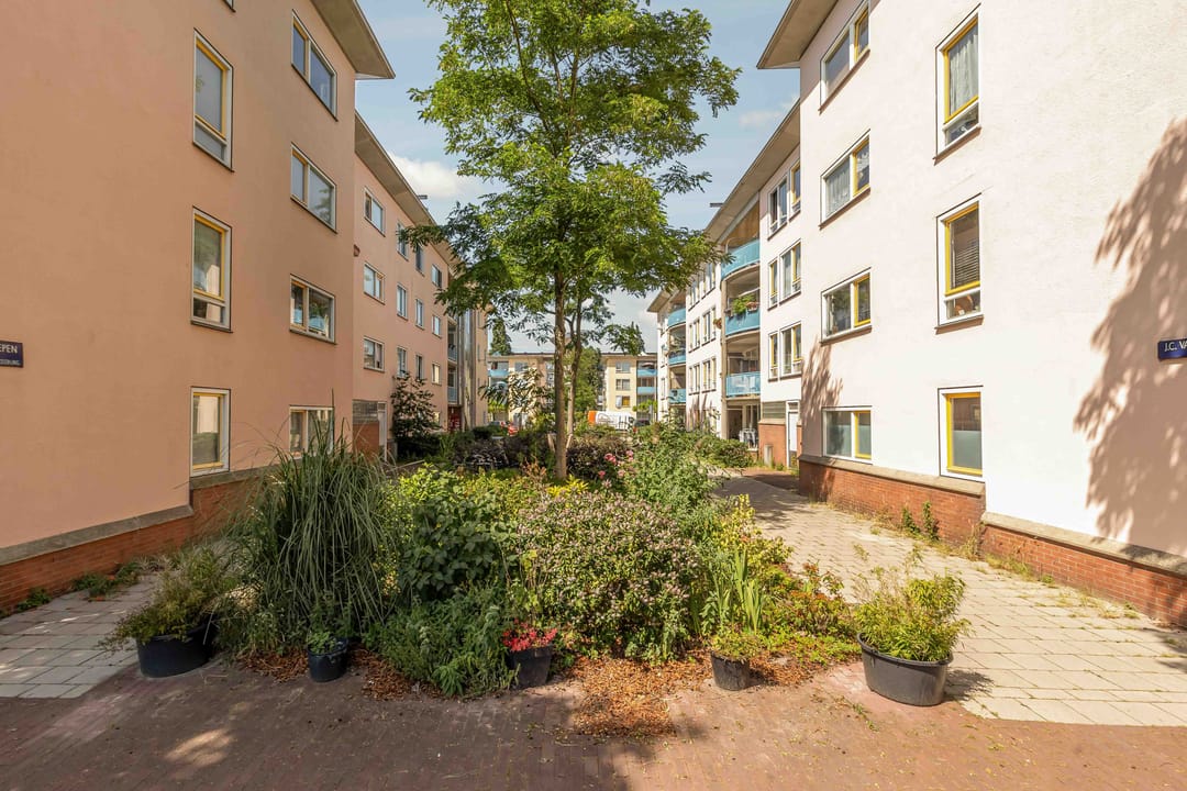 Photo 28 of J.C. van Epenstraat 36
