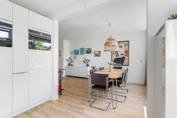 Tussenwoning te koop: Van Duivenvoordelaan 129, Wassenaar