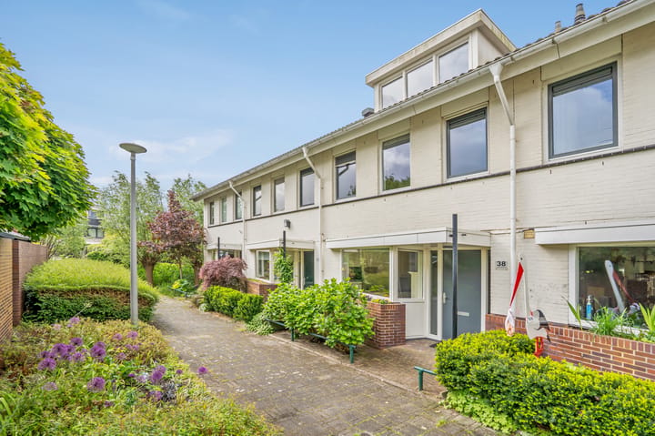 Tussenwoning te koop: Roeibaan 38, 'S-Gravenhage