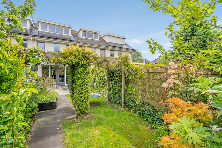Tussenwoning te koop: Roeibaan 38, 'S-Gravenhage