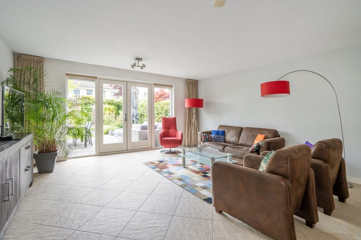 Tussenwoning te koop: Roeibaan 38, 'S-Gravenhage