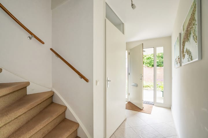Tussenwoning te koop: Roeibaan 38, 'S-Gravenhage