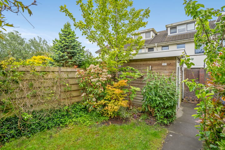 Tussenwoning te koop: Roeibaan 38, 'S-Gravenhage