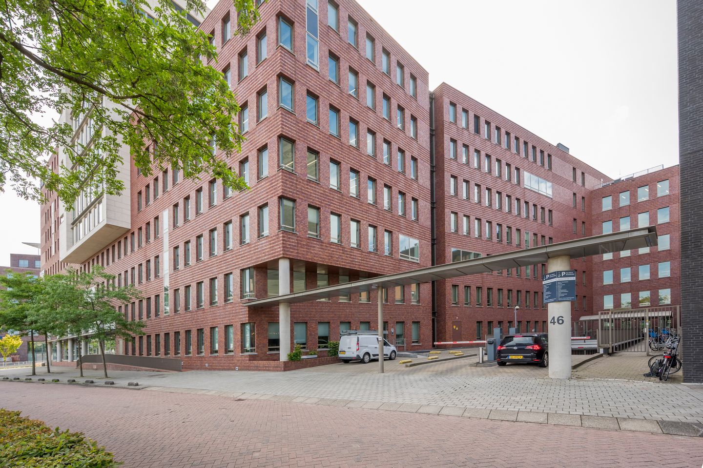 View photo 4 of Stationsstraat 77-79