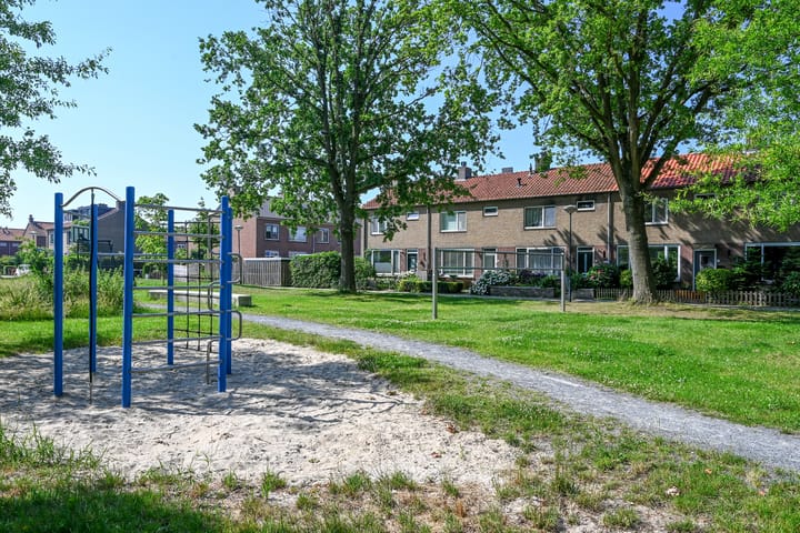 Tussenwoning te koop: Eksterlaan 6, Nederhorst Den Berg