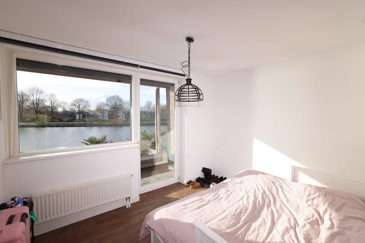 Tussenwoning te koop: Lorentzbaan 8, Nieuwegein