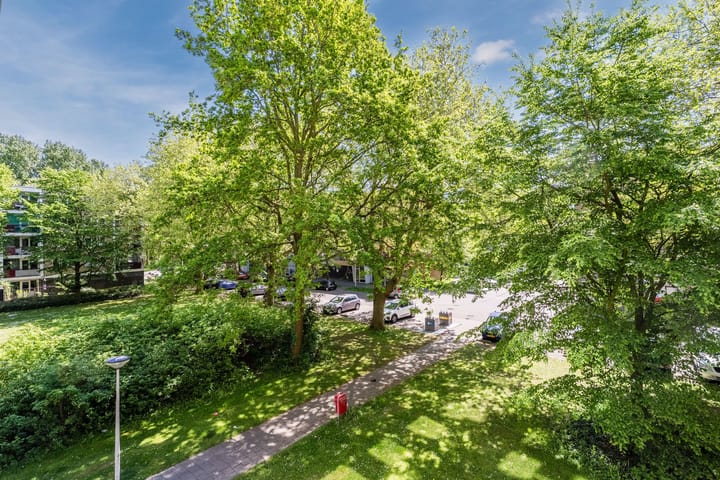 Appartement te koop: Thijssestraat 157, Zaandam