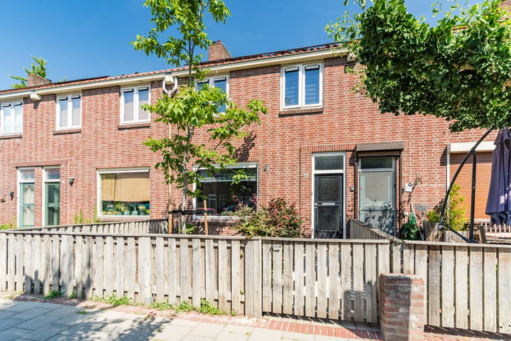 Tussenwoning te koop: Burgemeester Ploegmakerslaan 61, Oss