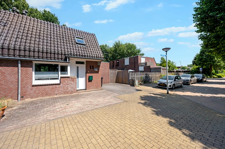 Foto 4 van Rozenwerf 102
