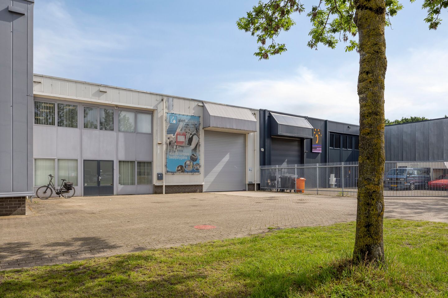 View photo 2 of Dommelstraat 64