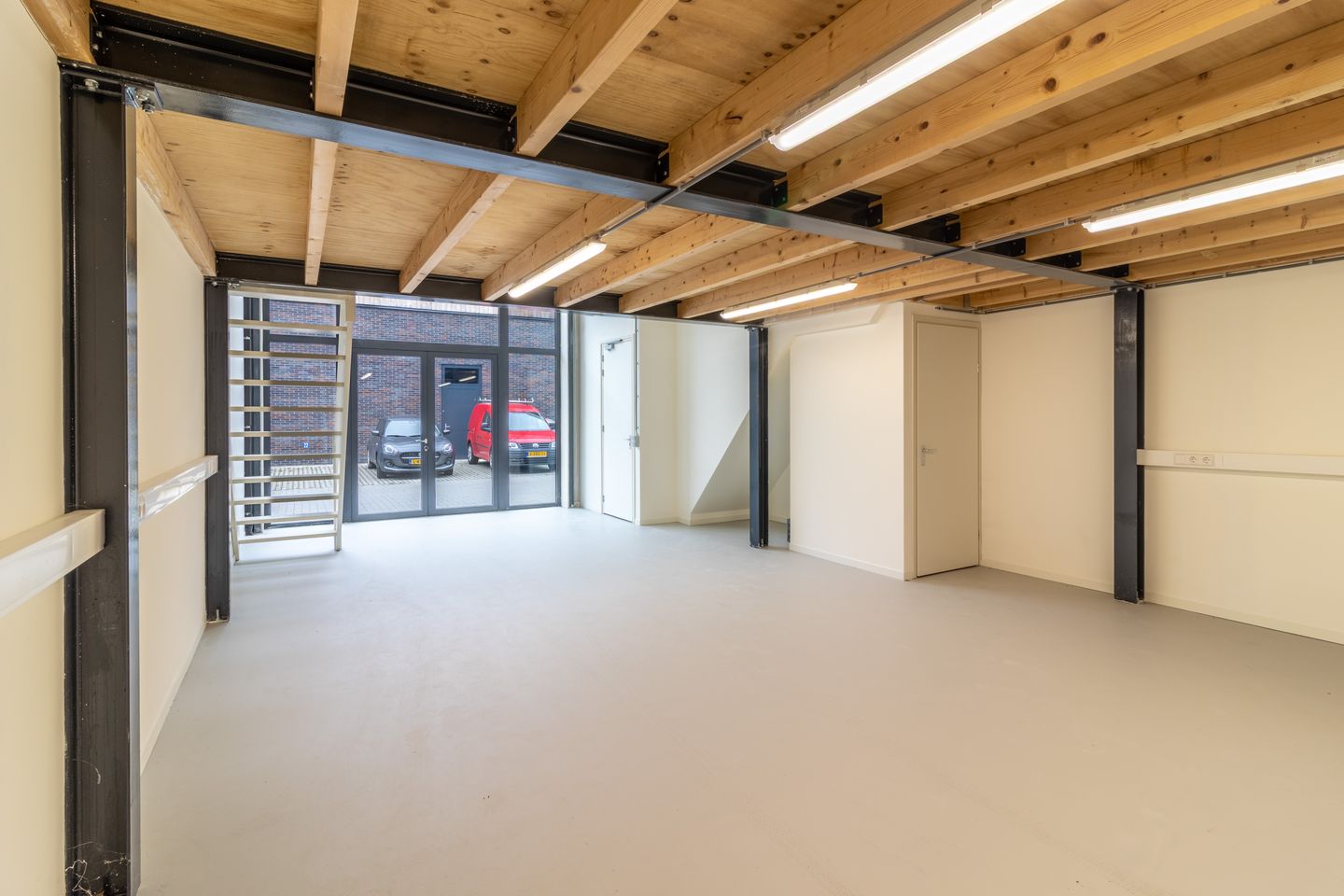 Bekijk foto 4 van Amersfoortsestraat 76-22