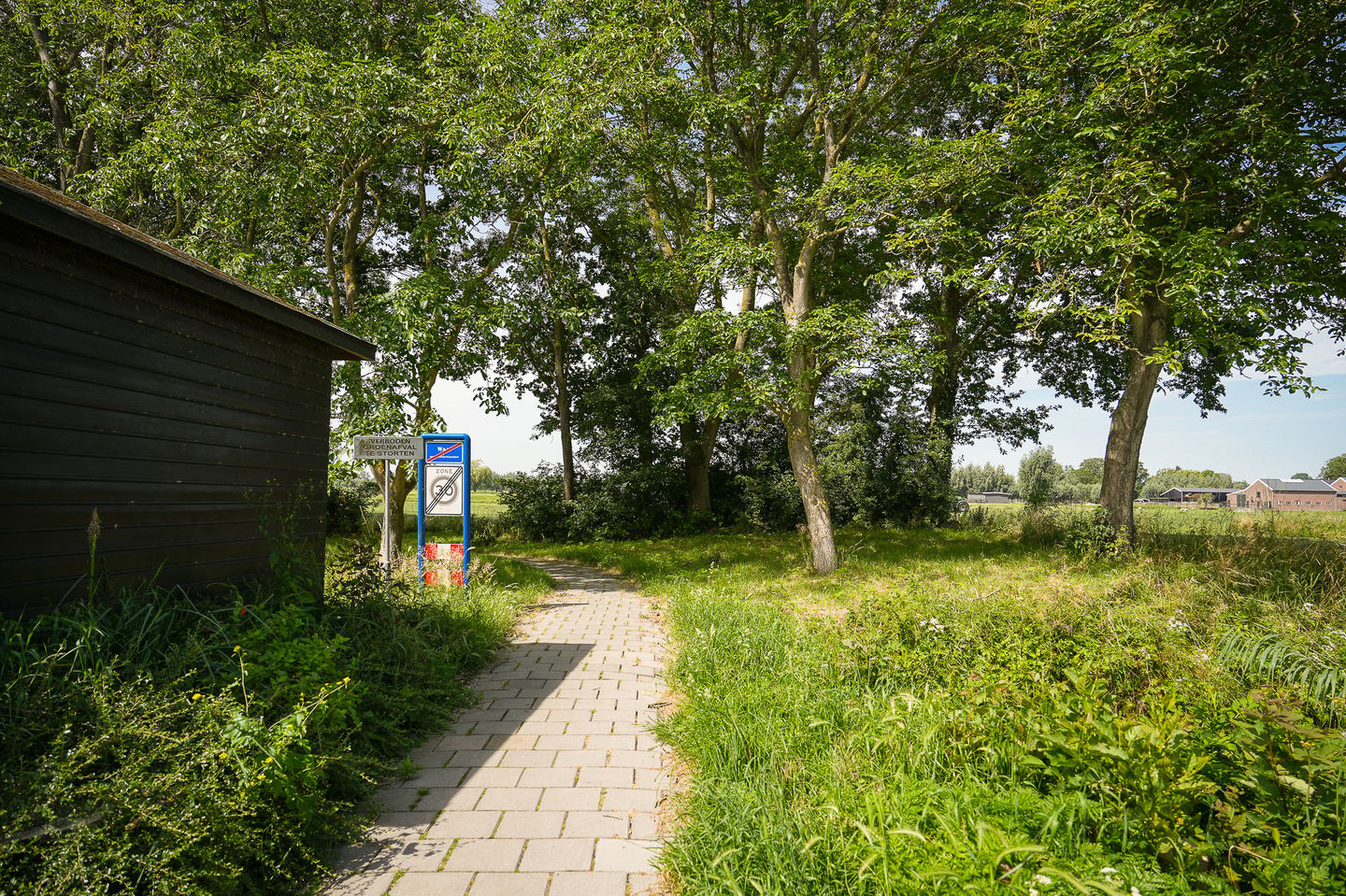 Photo 40 of Waal 33
