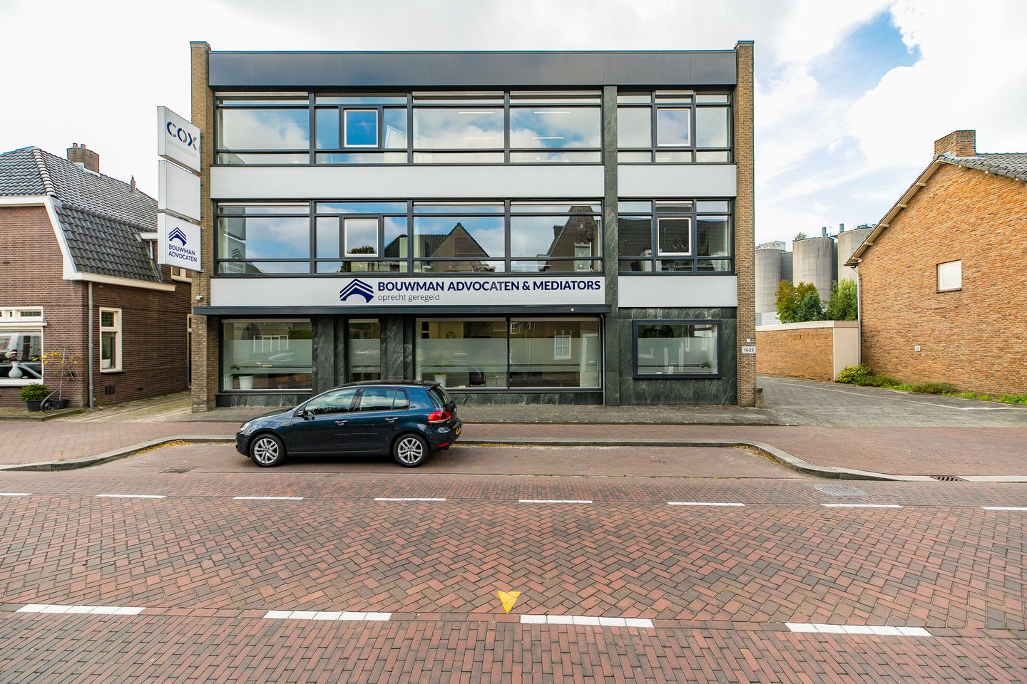 Bekijk foto 1 van N.C.B.-laan 10
