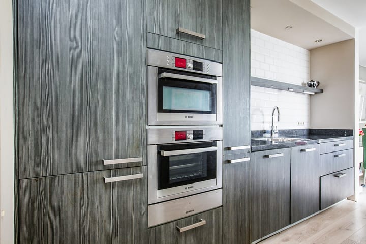 Tussenwoning te koop: Venneperweg 282, Nieuw-Vennep