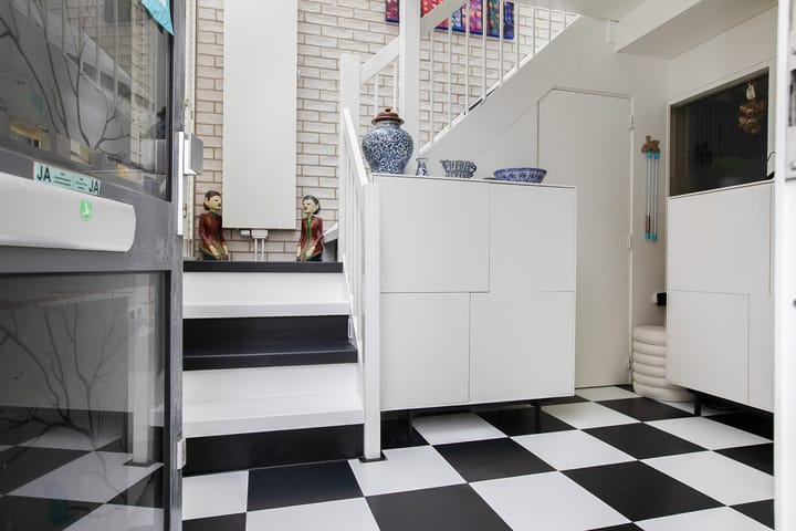 Tussenwoning te koop: Venneperweg 282, Nieuw-Vennep