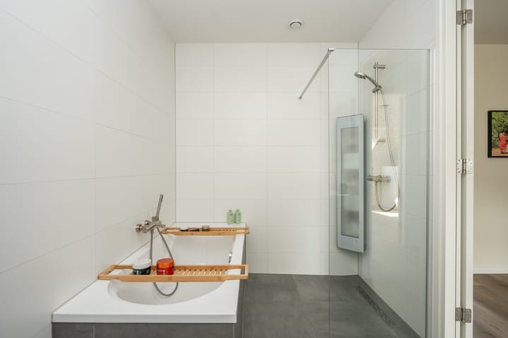 Foto 5 van Vuurvlinder 83