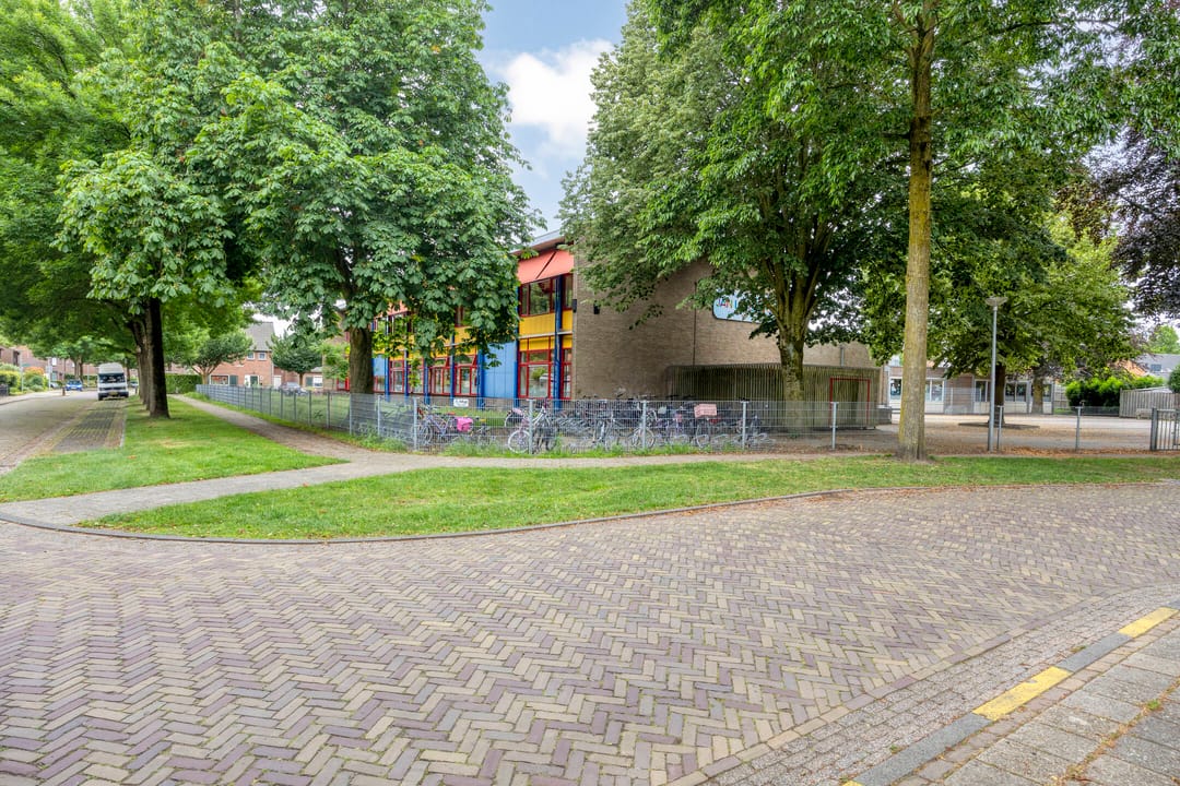 Photo 37 of Troelstrastraat 1