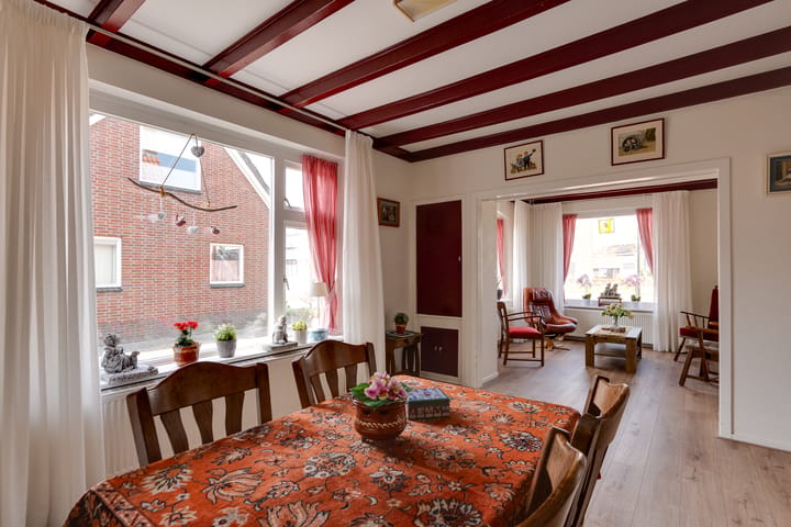 Vrijstaande woning te koop: Jan Binneslaan 84, Surhuisterveen