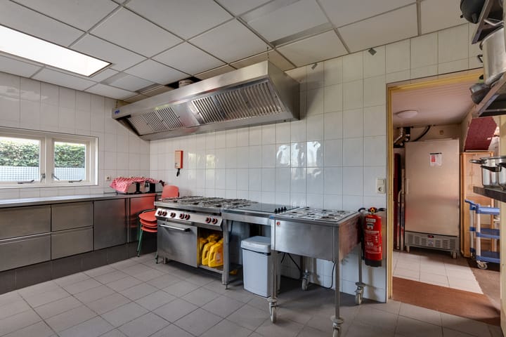 Vrijstaande woning te koop: Jan Binneslaan 84, Surhuisterveen