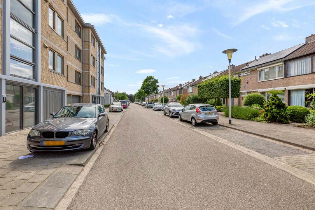 Photo 32 of van Weerden Poelmanstraat 132