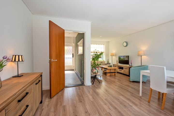 Twee-onder-één-kap te koop: Oude Postweg 97, Hengelo