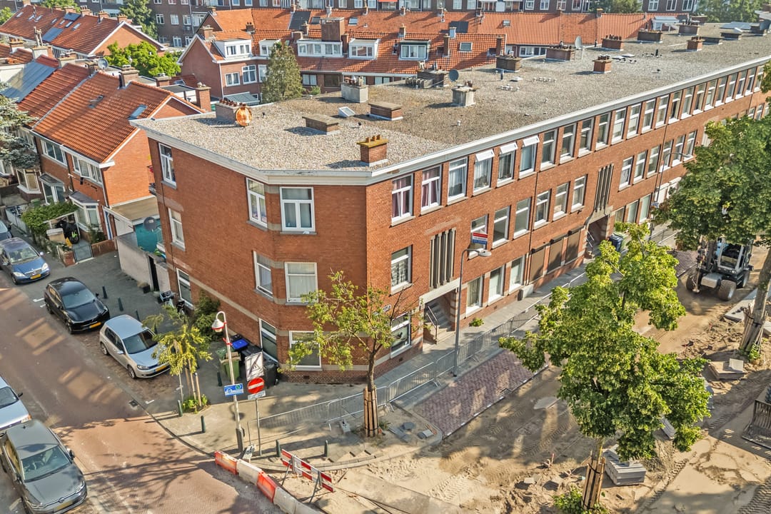 Photo 43 of Linnaeusstraat 61