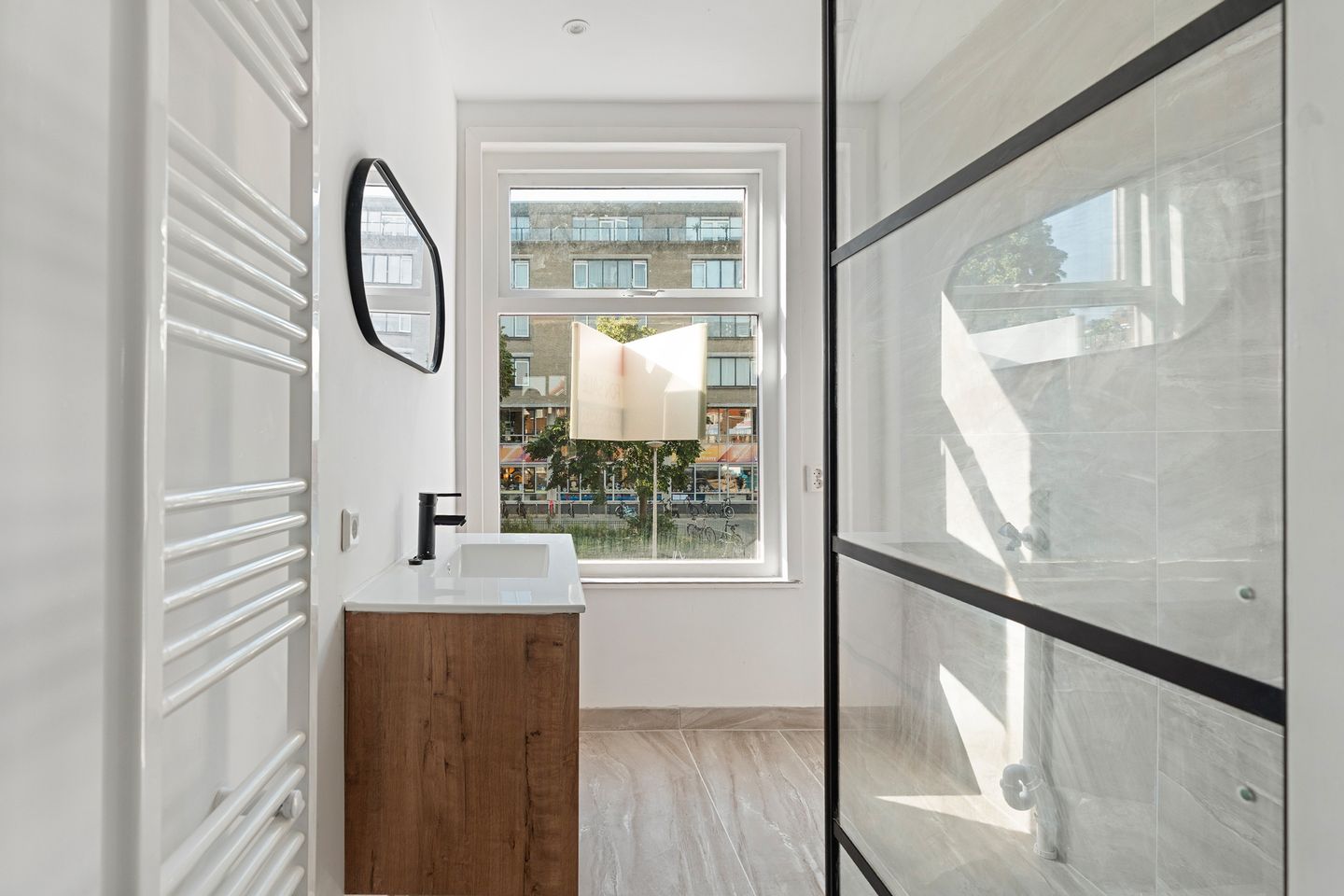 Photo 34 of Linnaeusstraat 61