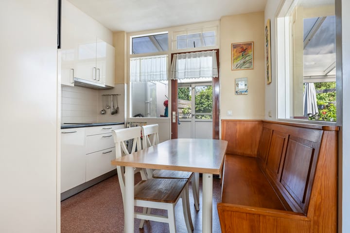 Twee-onder-één-kap te koop: Frans van Mierisstraat 8, Apeldoorn