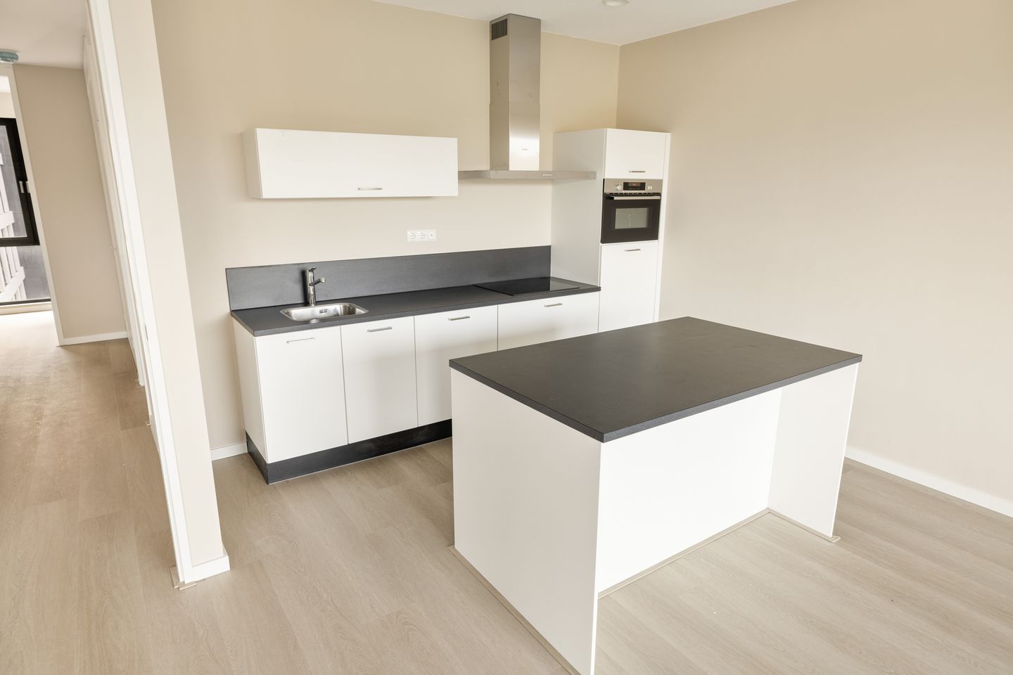 Photo 19 of Dudokstraat 46