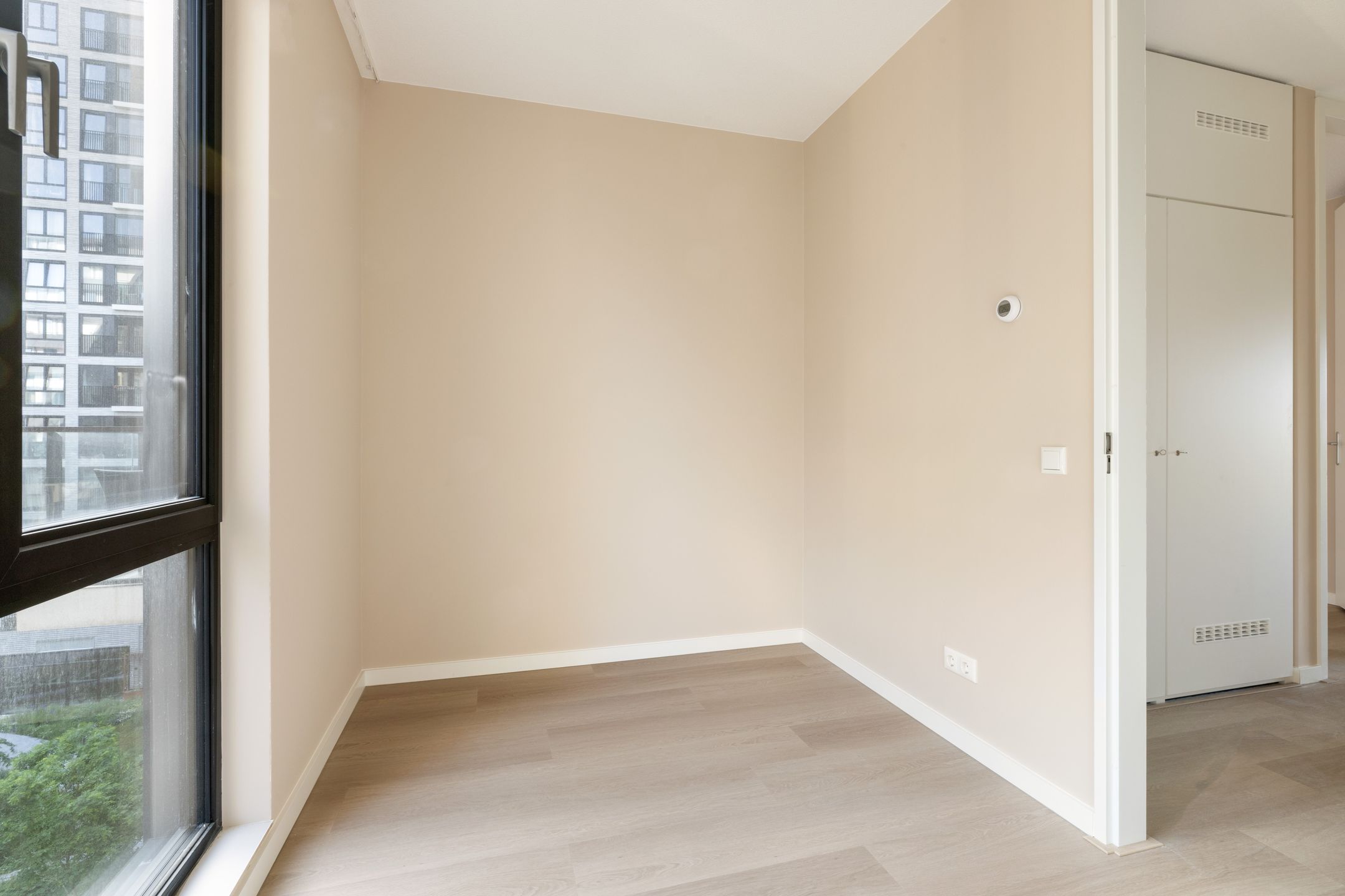 Photo 6 of Dudokstraat 46