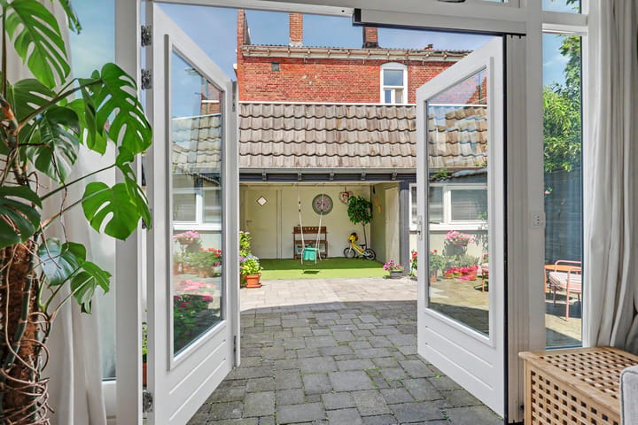 Hoekwoning te koop: Blekerstraat 68, Enschede