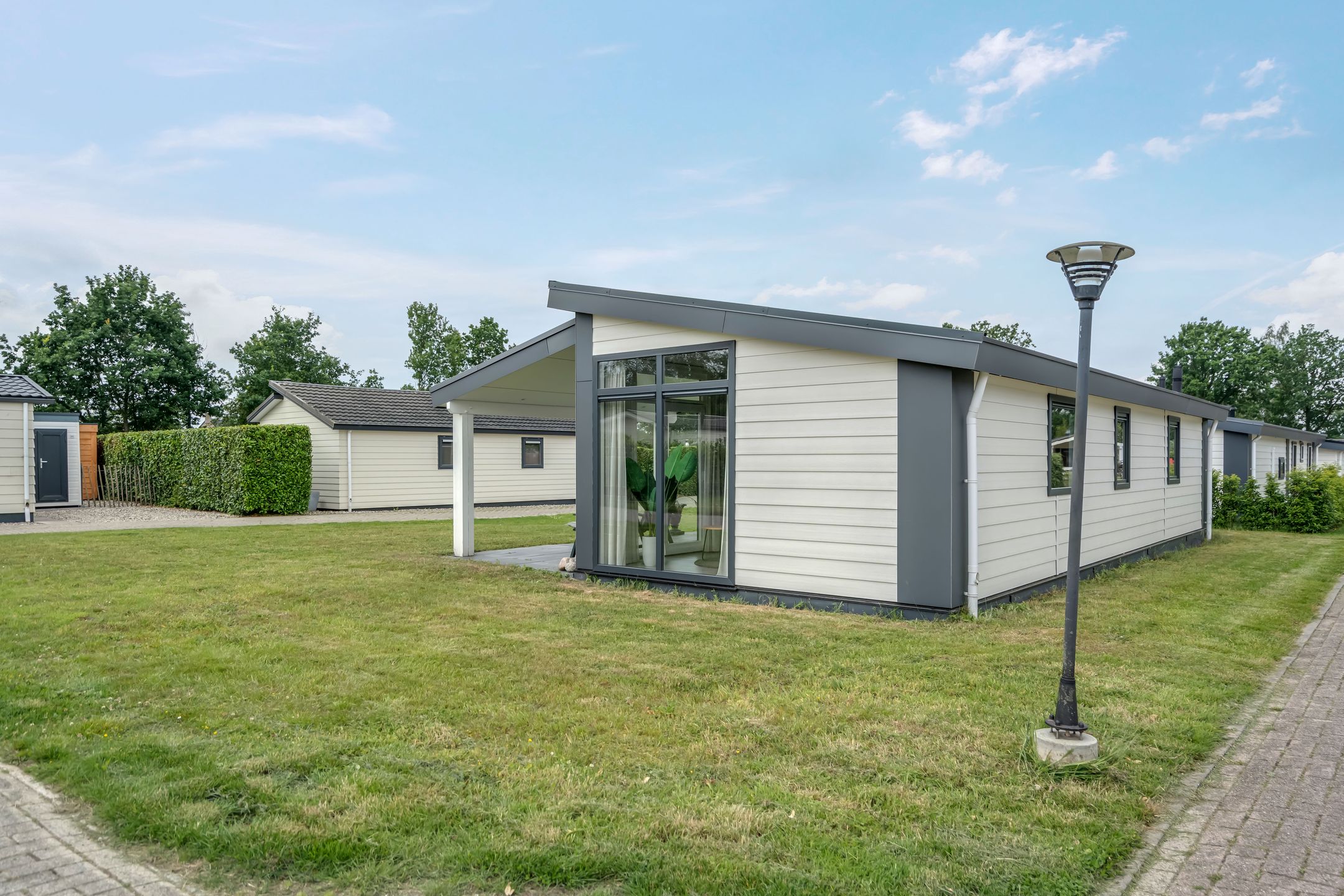 2-bedroom freehold villa in Sint Jansklooster — photo 3 of 5
