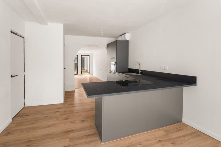 Tussenwoning te koop: Voorstraat 44, Beesd