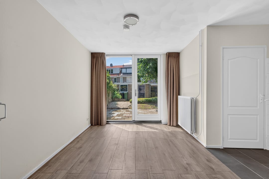 Photo 16 of Distelstraat 32