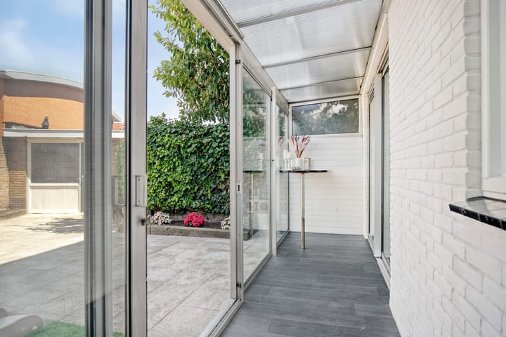 Hoekwoning te koop: Vredebestlaan 18, Nieuwegein