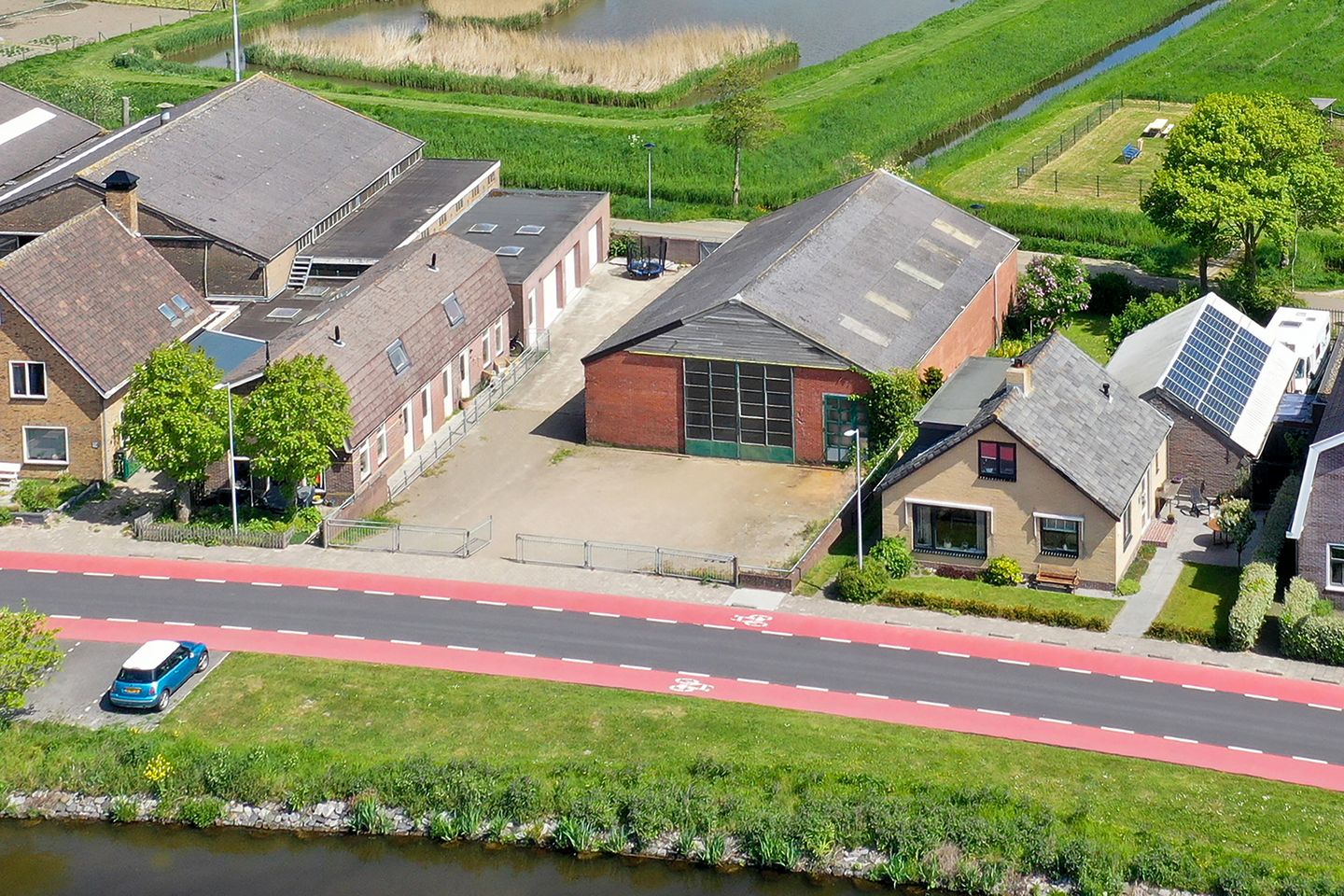 Bekijk foto 1 van Kanaaldijk 41