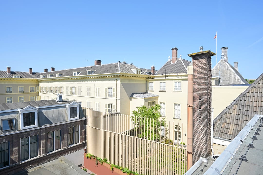 Photo 37 of Noordeinde 64-A2