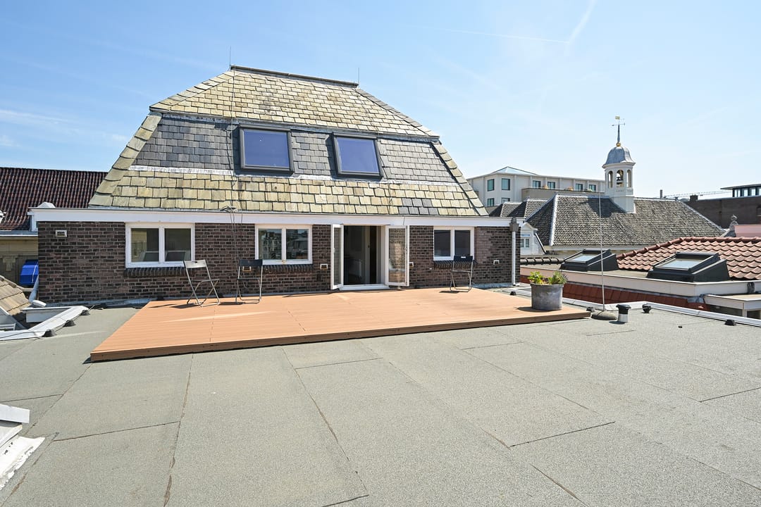 Photo 38 of Noordeinde 64-A2