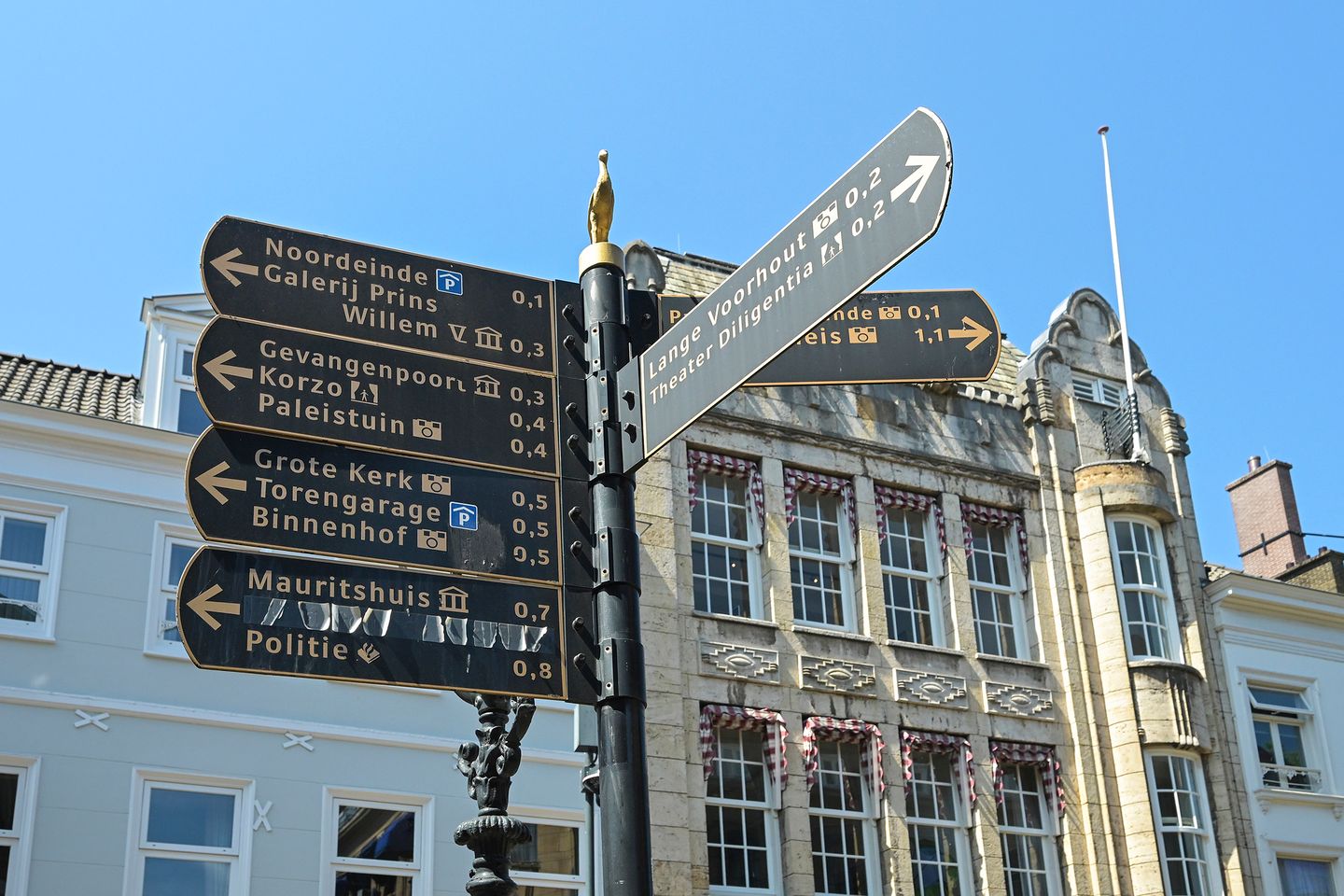Photo 44 of Noordeinde 64-A2