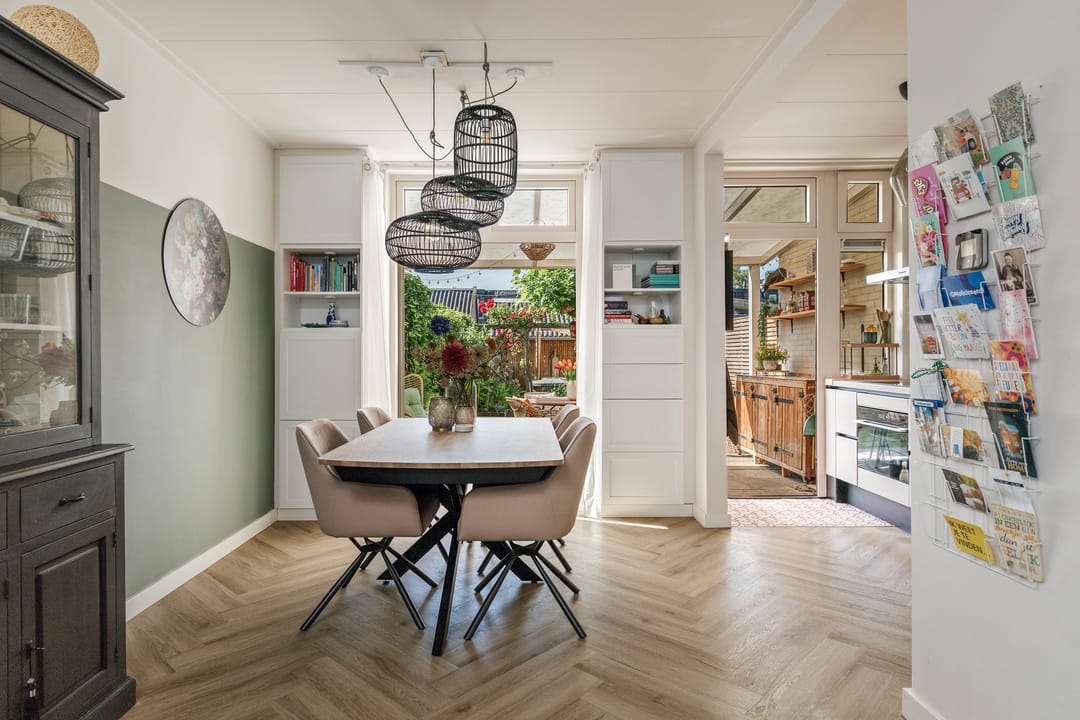 Photo 8 of Bloemstraat 23