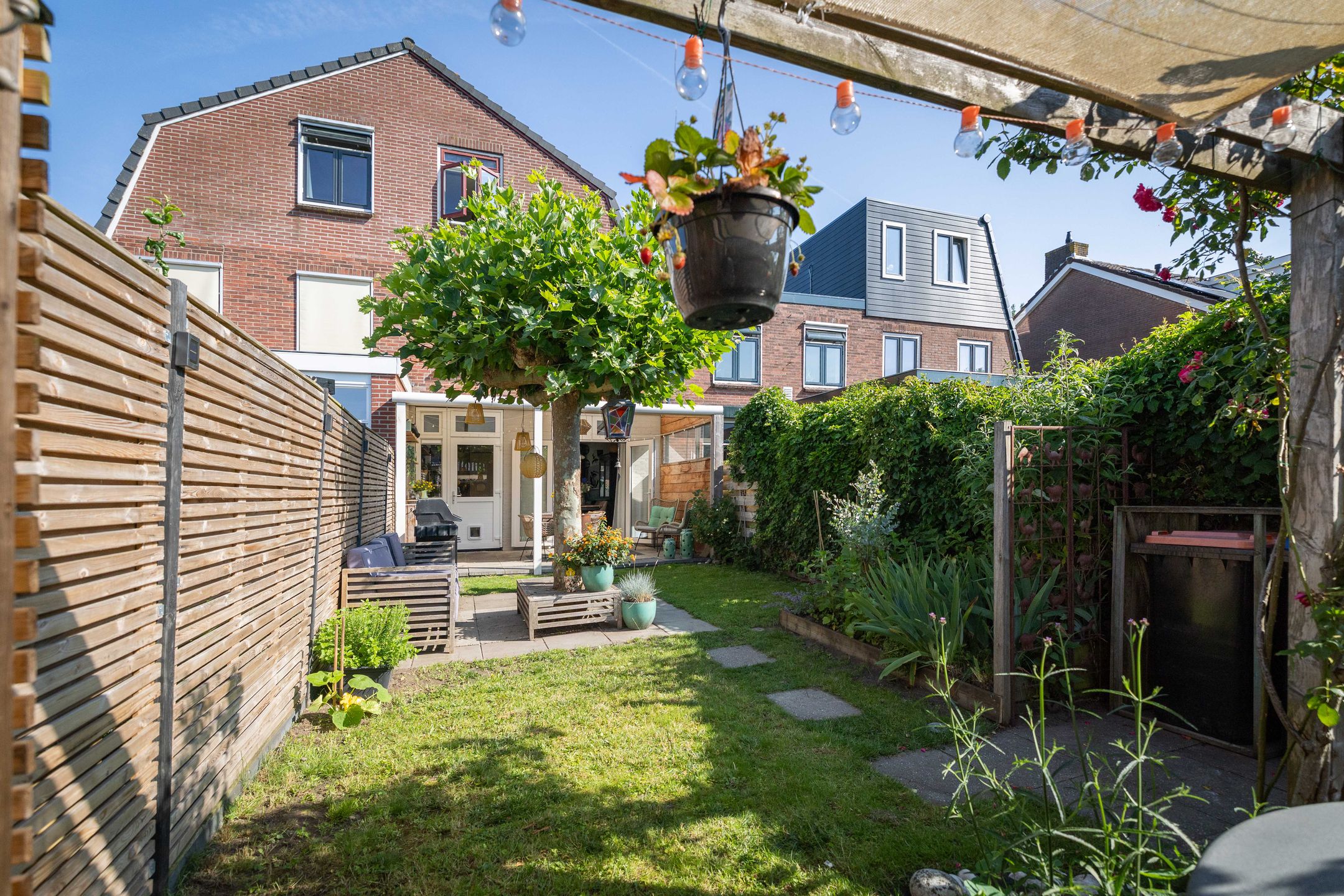 Photo 18 of Bloemstraat 23