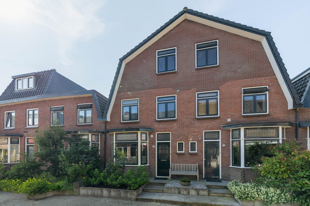 Photo 38 of Bloemstraat 23
