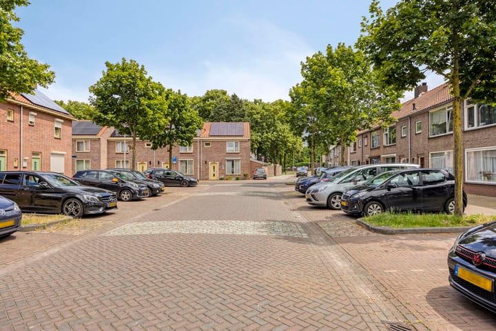 Foto 4 van Antillenplein 10