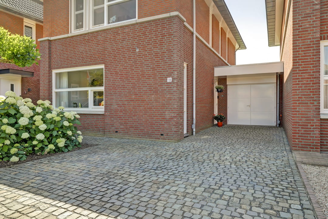 Foto 41 van Armstrongerf 18