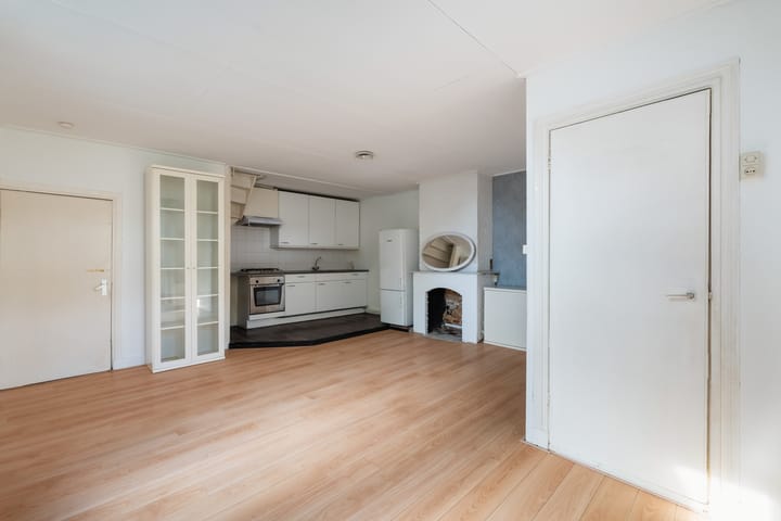 Twee-onder-één-kap te koop: Prins Hendrikstraat 126, Alphen Aan Den Rijn