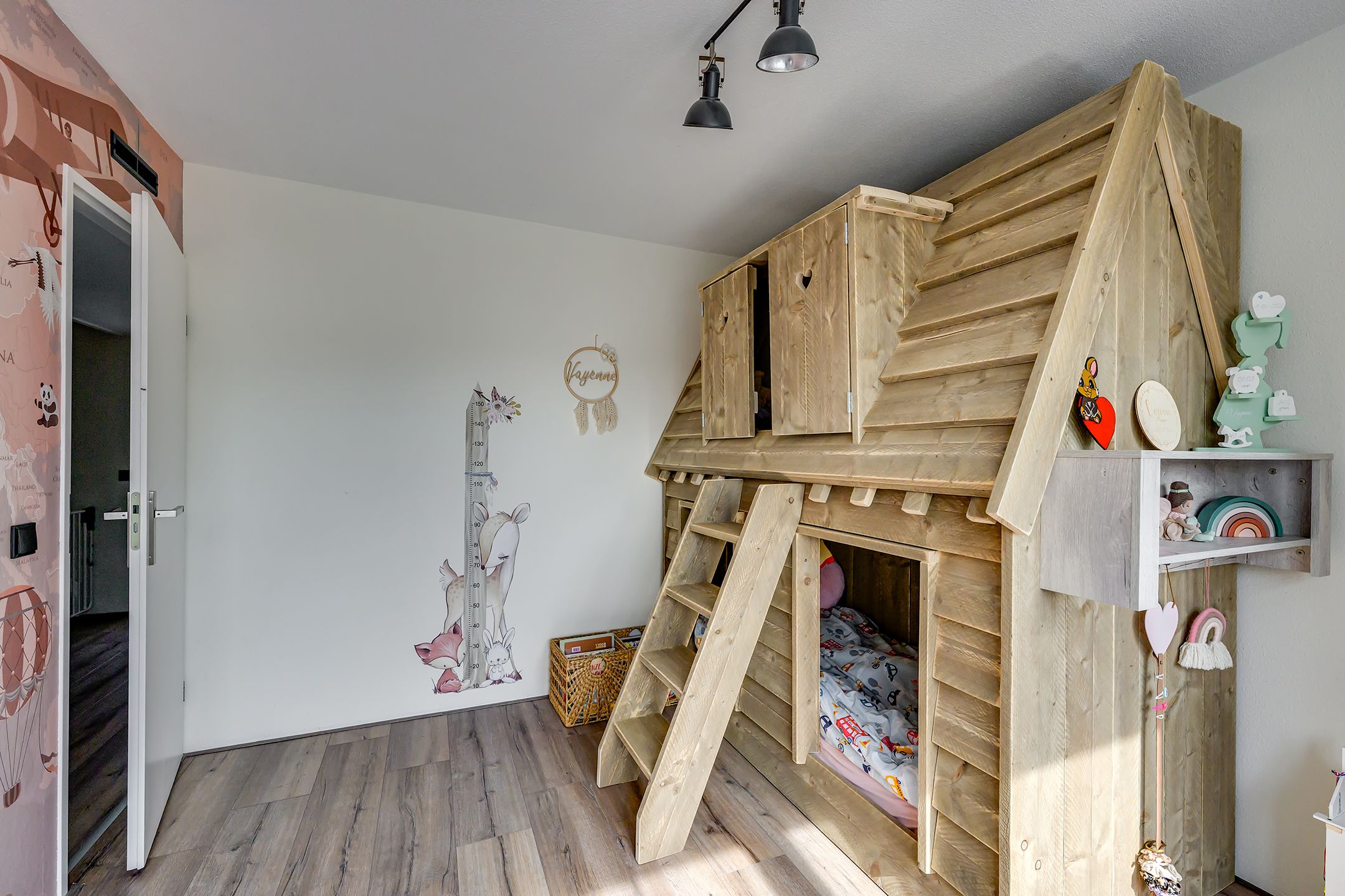 Photo 27 of Iroko 296
