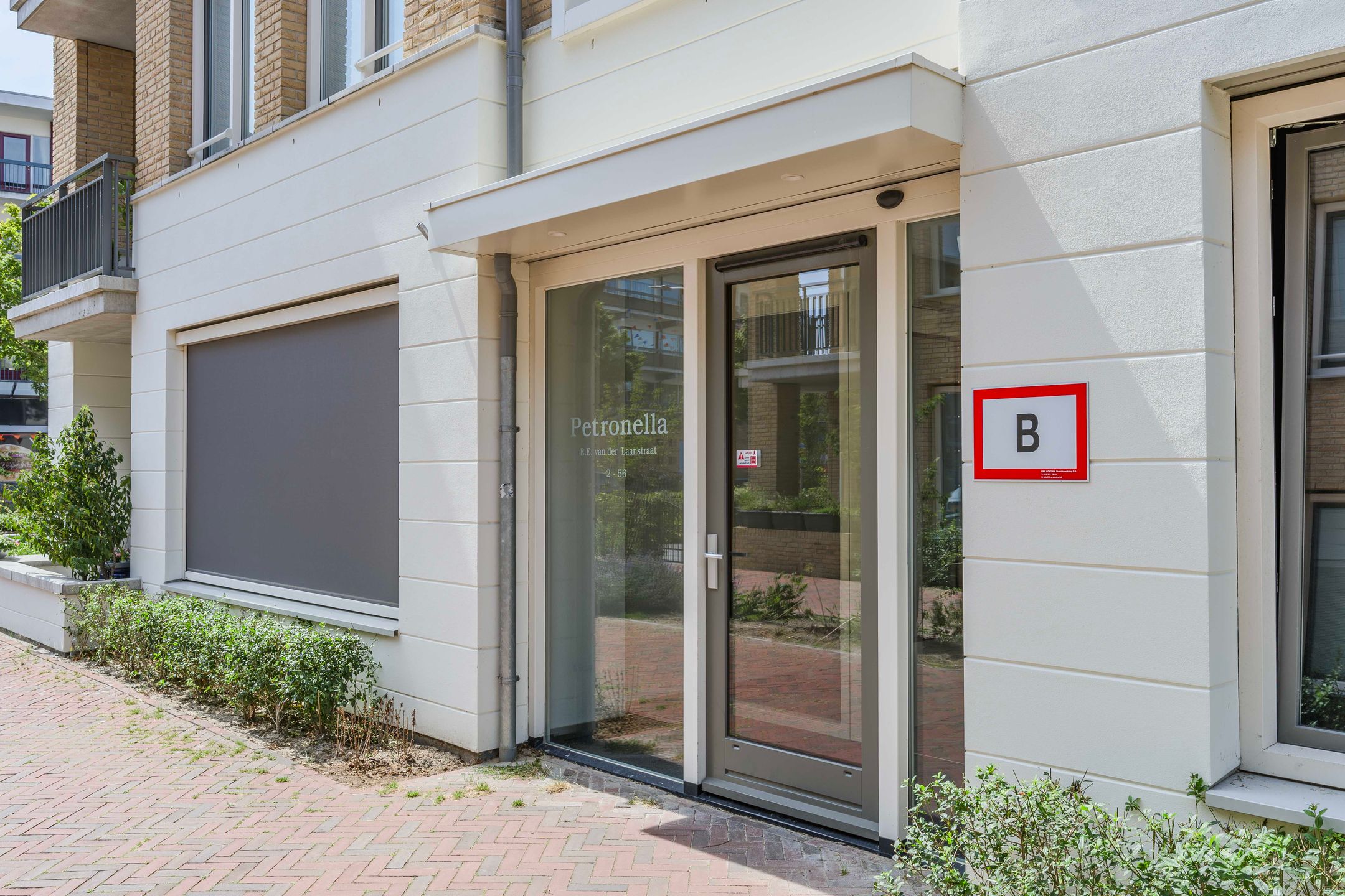 Photo 45 of E.E. van der Laanstraat 28