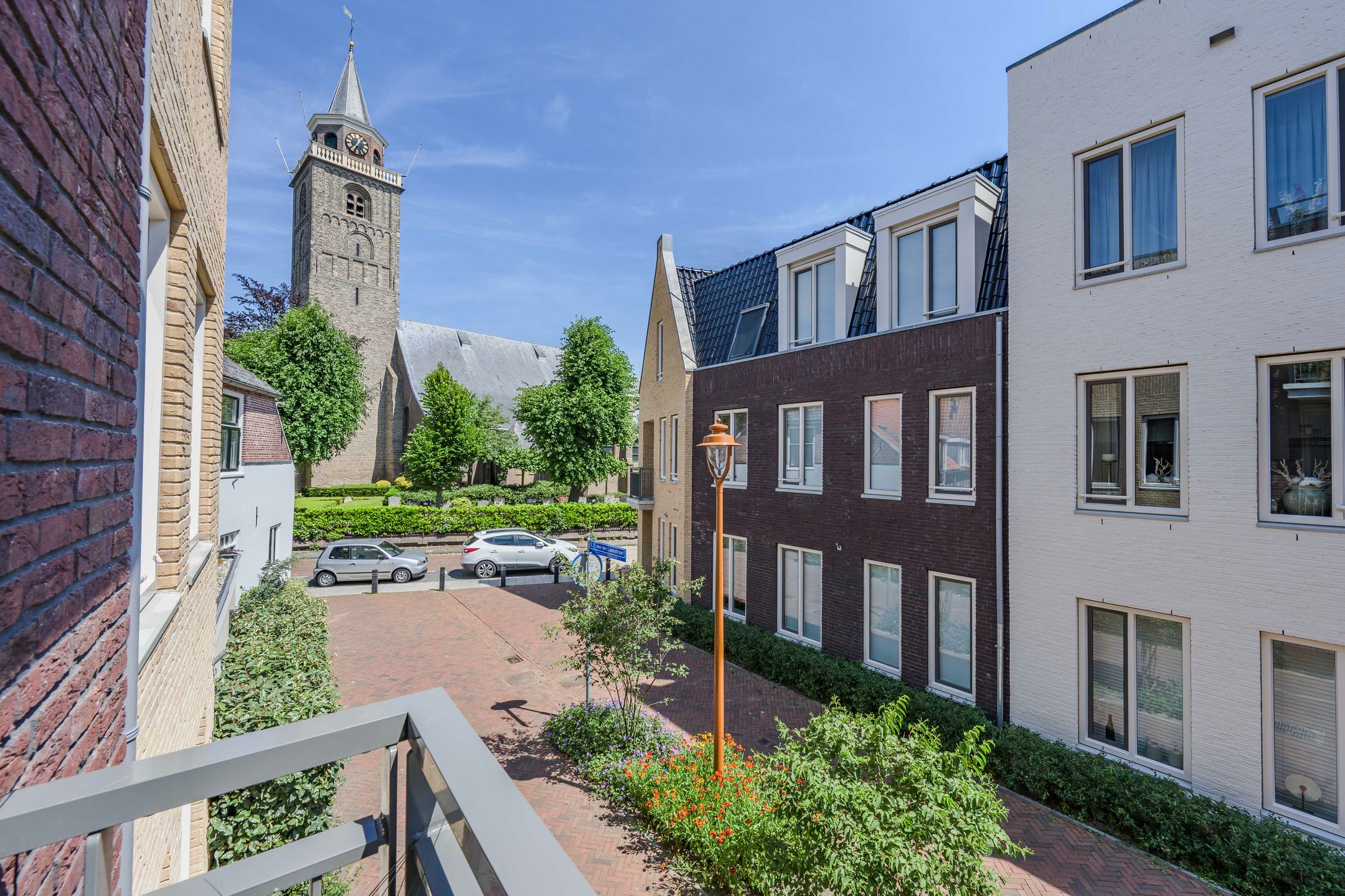 Photo 12 of E.E. van der Laanstraat 28